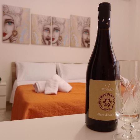 Bed and Breakfast La Valigia Sul Letto CTA Exterior foto