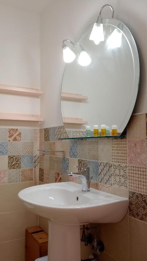 Bed and Breakfast La Valigia Sul Letto CTA Exterior foto
