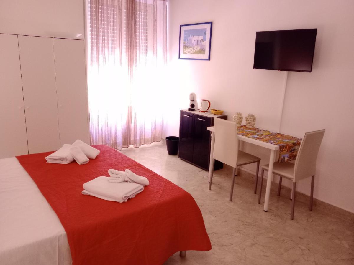 Bed and Breakfast La Valigia Sul Letto CTA Exterior foto