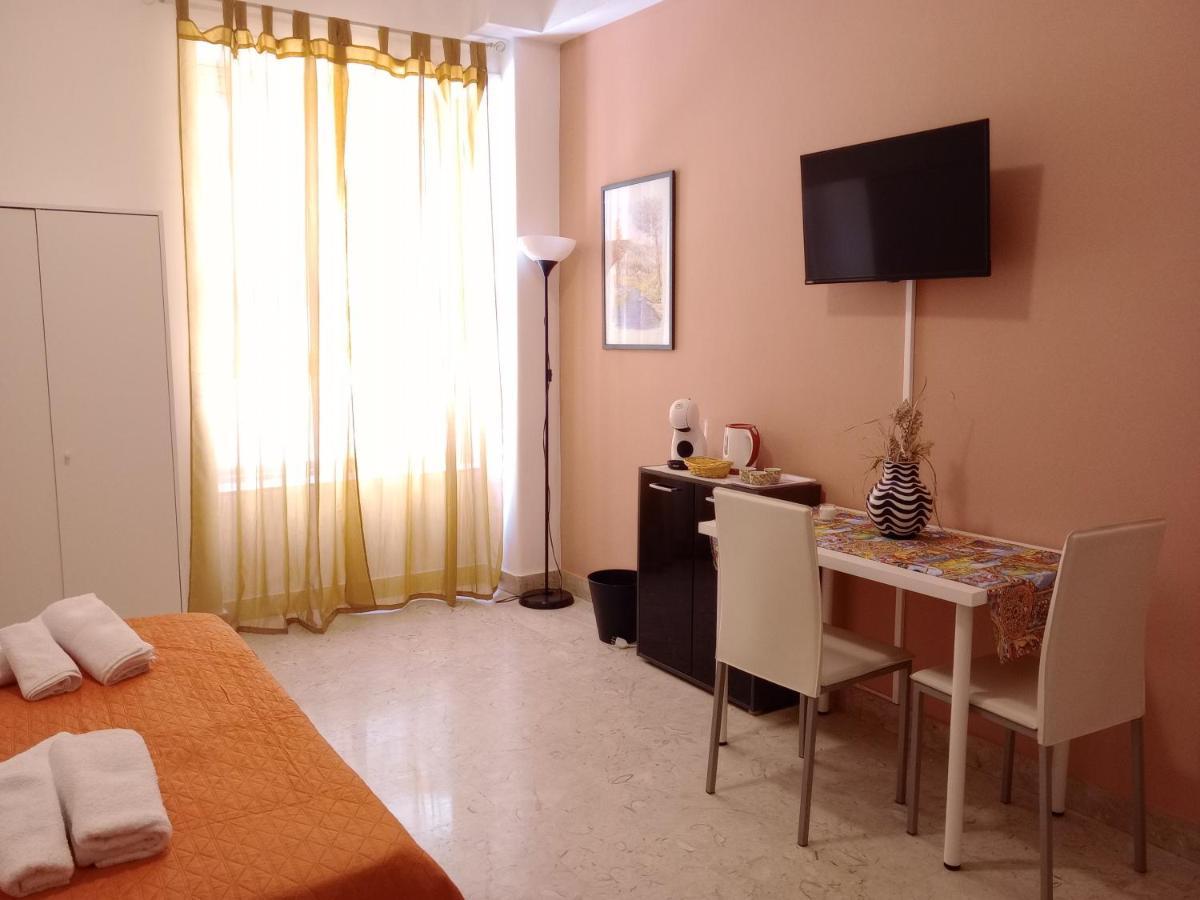 Bed and Breakfast La Valigia Sul Letto CTA Exterior foto
